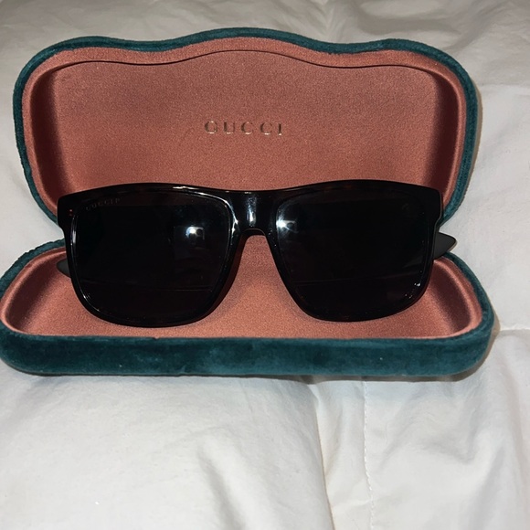 Gucci Sunglasses - Picture 1 of 4